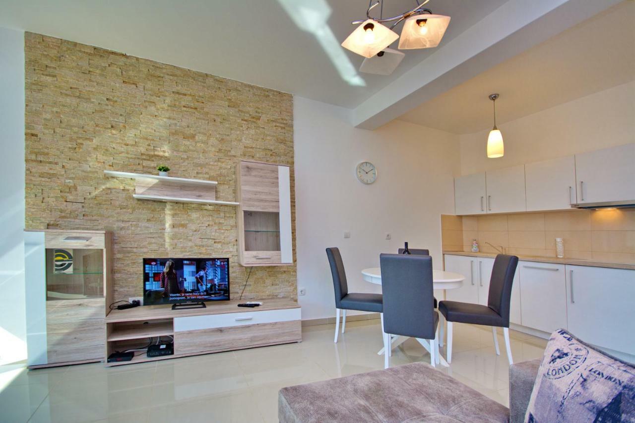 Apartment Dobrota Kotor Dış mekan fotoğraf